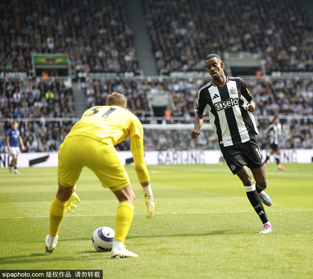 利物浦1.3亿英镑求购伊萨克,英超转会市场风云再起