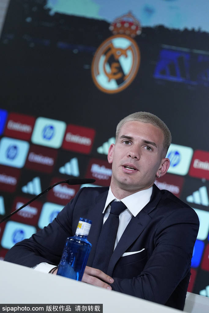 多纳鲁马加盟曼城:意大利门将年薪1600万欧,背后故事引人关注