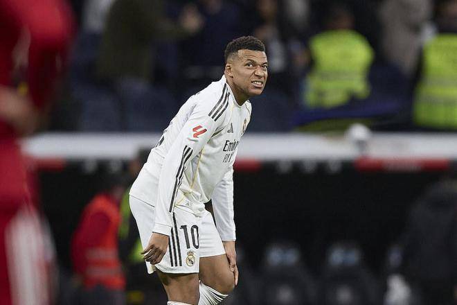 伤缺3周!曝姆巴佩瞒伤踢满3场+只为破C罗纪录 球迷怒喷:私心重